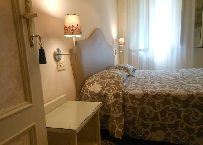 Stipino Otel Lucca